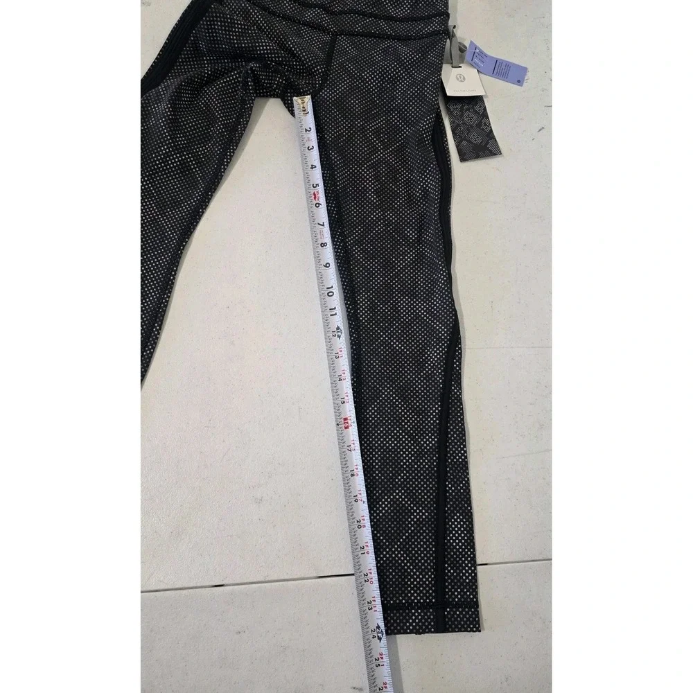 Lululemon Pace Tight Reflective Leggings sz 2 24x24 Polka Dot Black Silver NWT